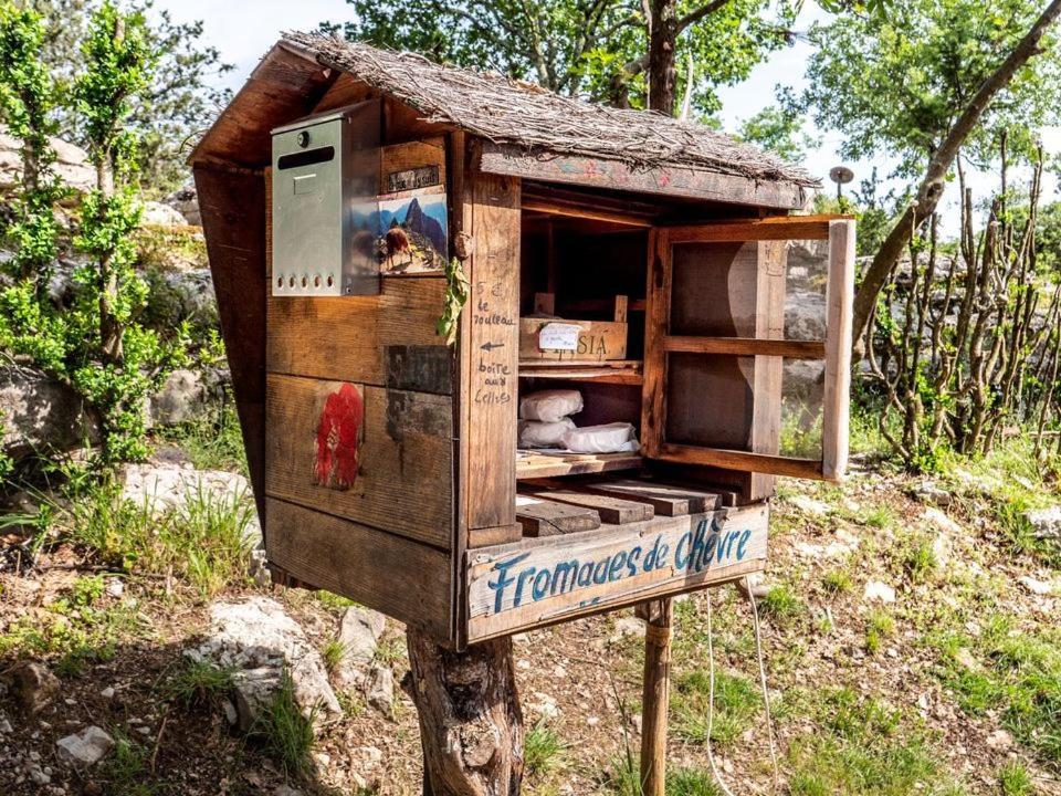 Gite Le Chamaju Labeaume Exteriör bild